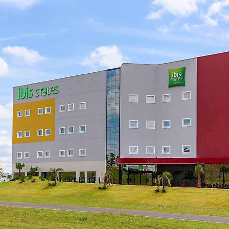 Готель Ibis Styles Бірігуї Екстер'єр фото