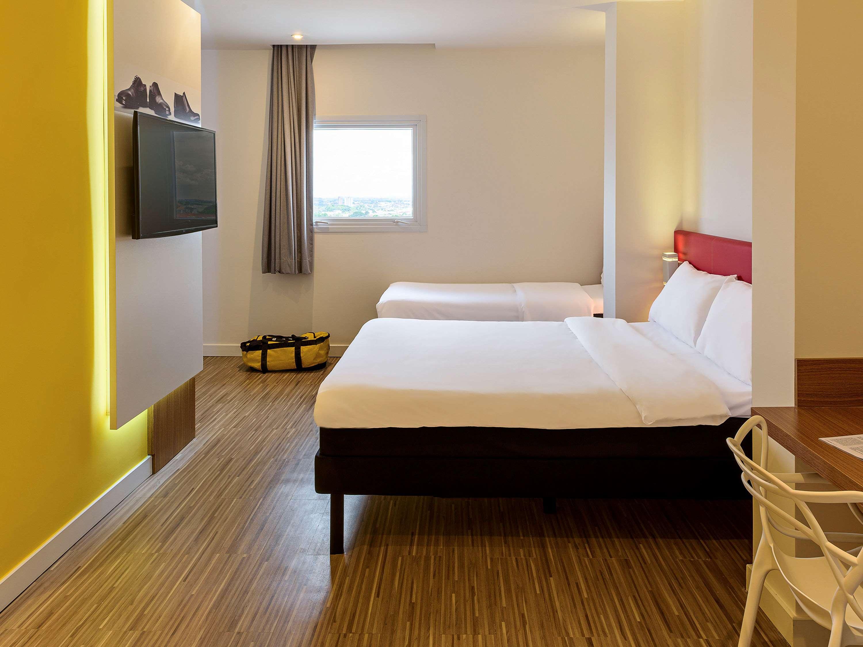 Готель Ibis Styles Бірігуї Екстер'єр фото