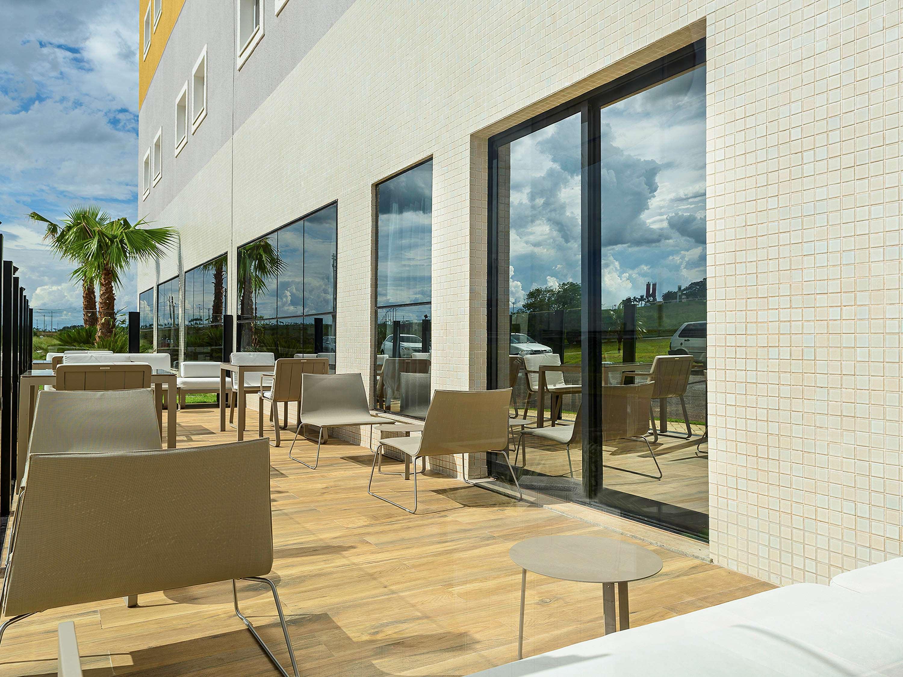Готель Ibis Styles Бірігуї Екстер'єр фото
