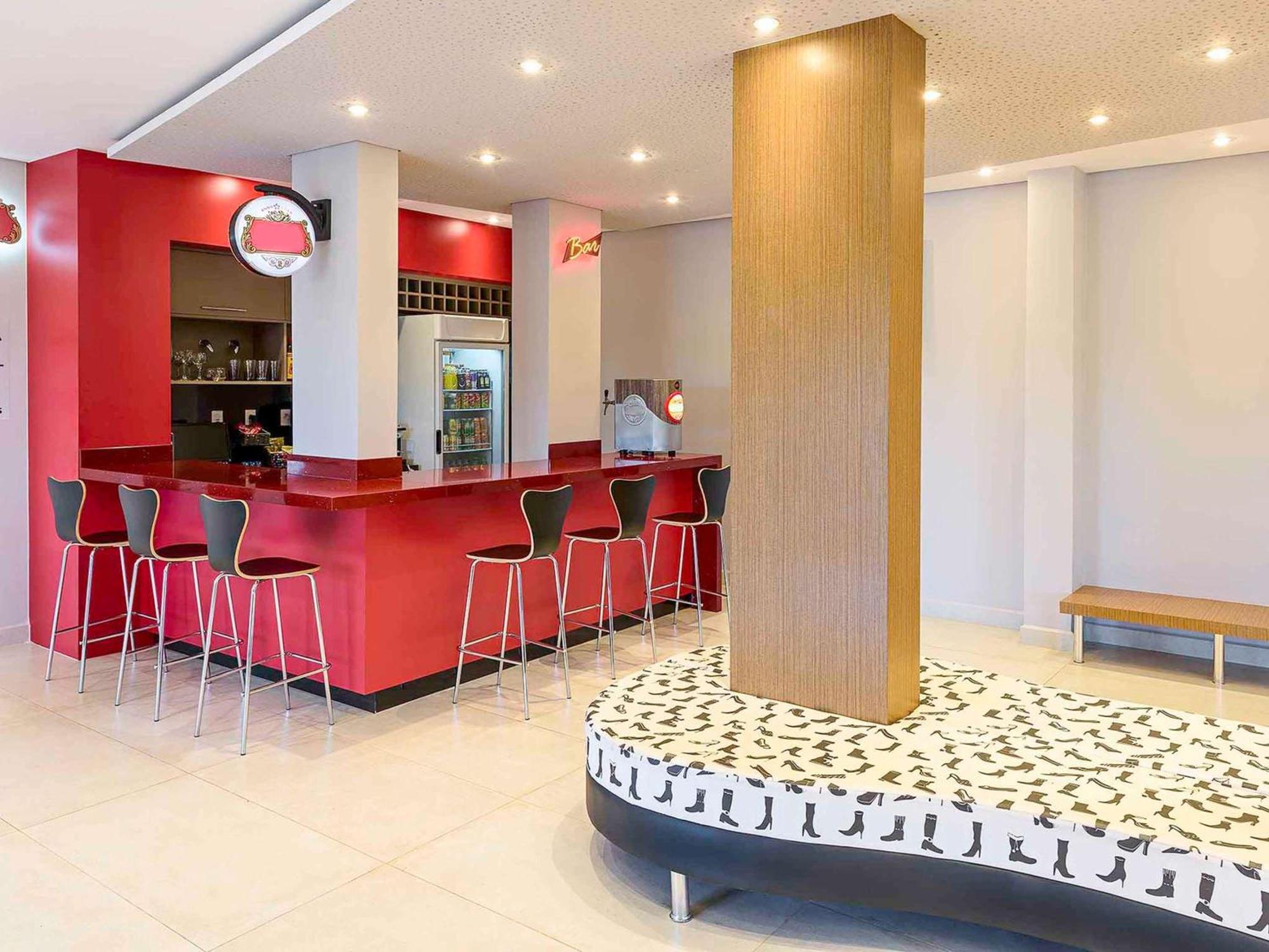 Готель Ibis Styles Бірігуї Екстер'єр фото