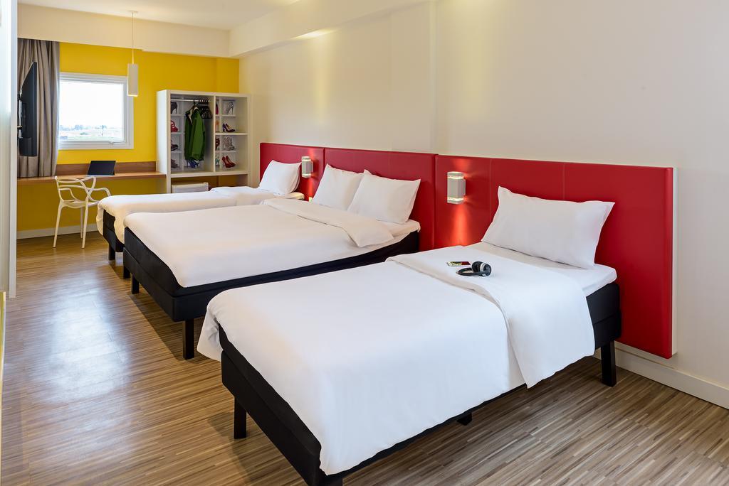 Готель Ibis Styles Бірігуї Екстер'єр фото