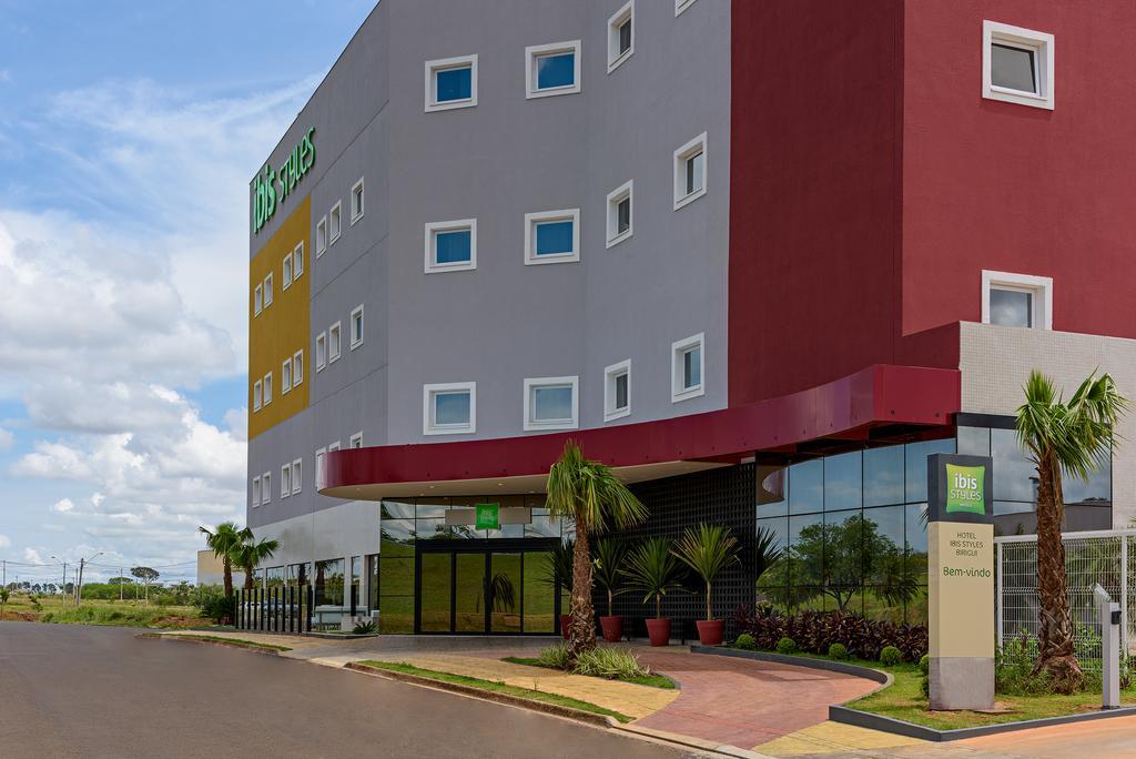 Готель Ibis Styles Бірігуї Екстер'єр фото