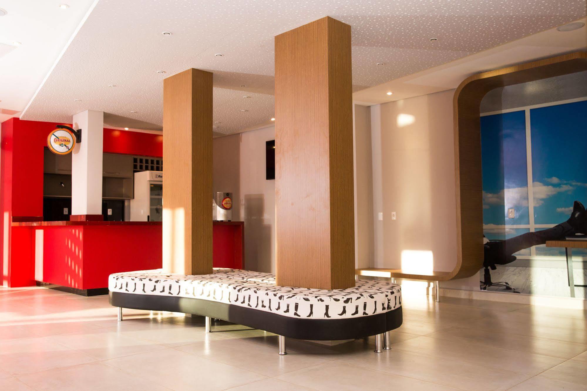 Готель Ibis Styles Бірігуї Екстер'єр фото