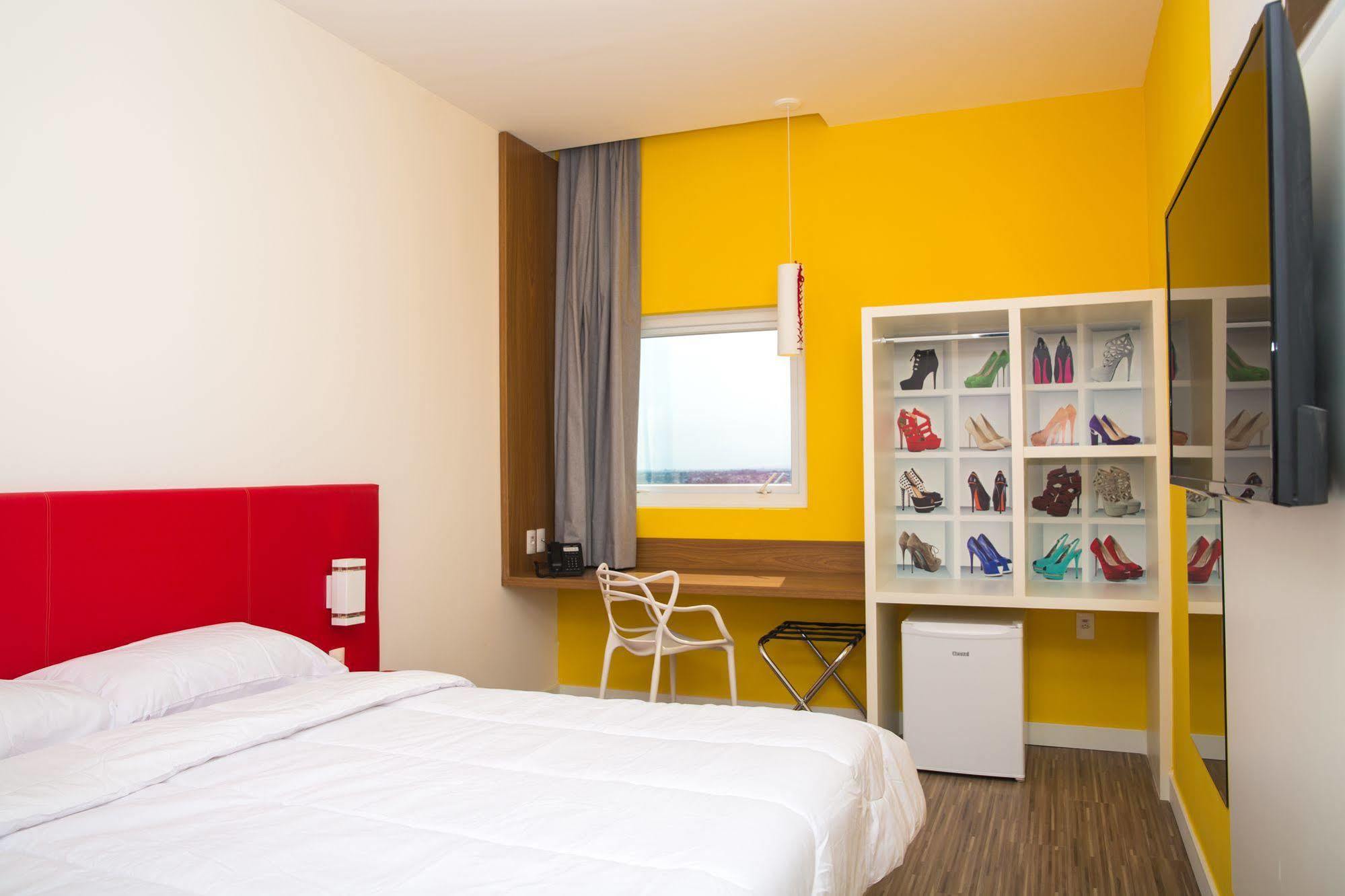 Готель Ibis Styles Бірігуї Екстер'єр фото